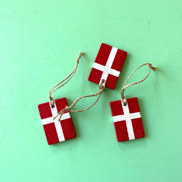 Håndmalede flag til juletræet