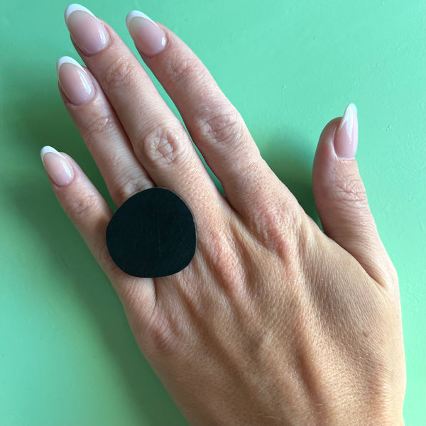 Sølvring med palisandertræ