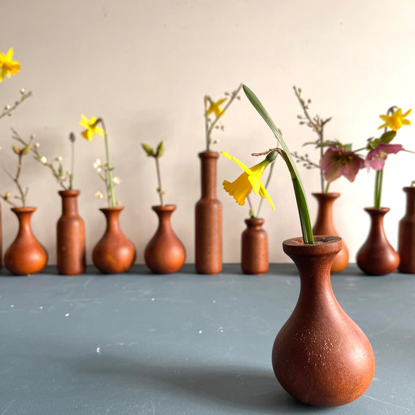 skæverten, en morvase i mahogni