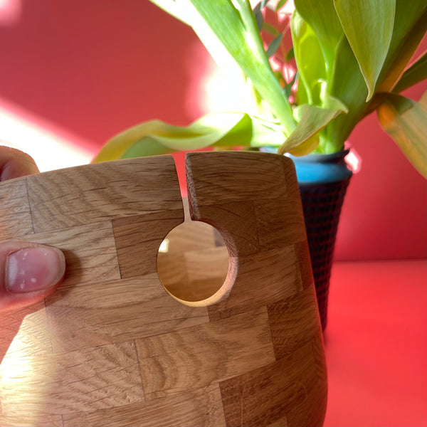 Garnskål i eg, detalje