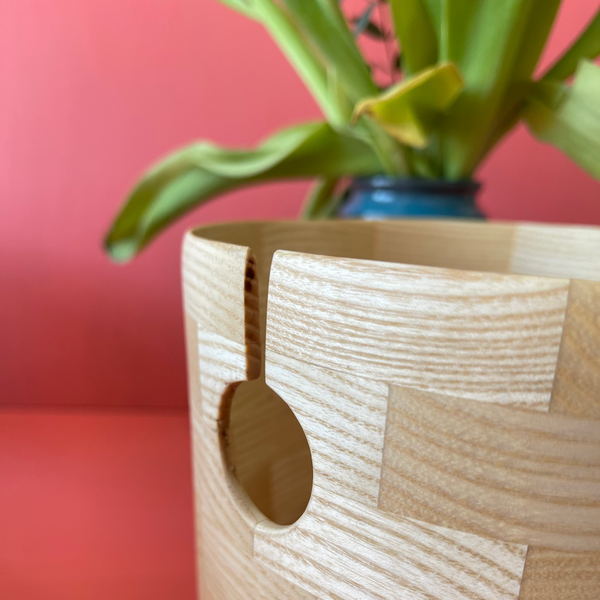 detaljebillede af strikkekål i ask