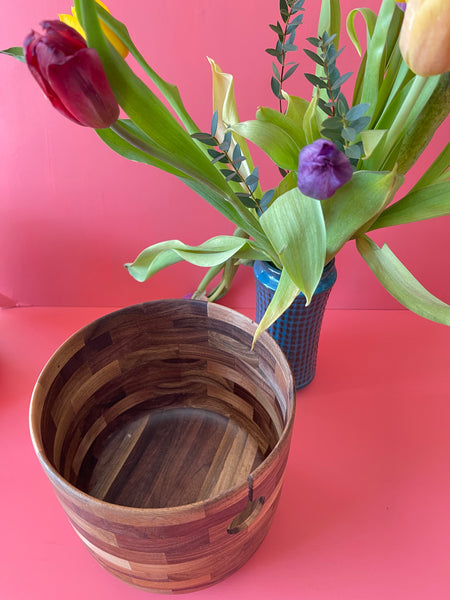 Strikkeskål i Valnød