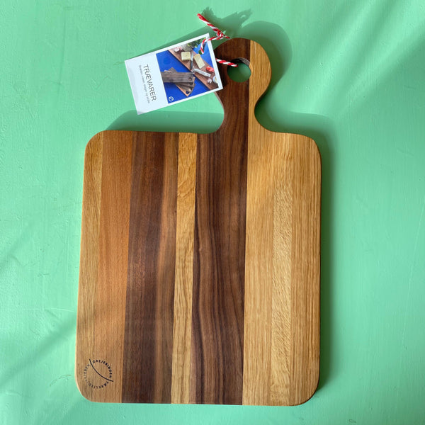 lille tapasbræt med håndtag. Forskellige træsorter