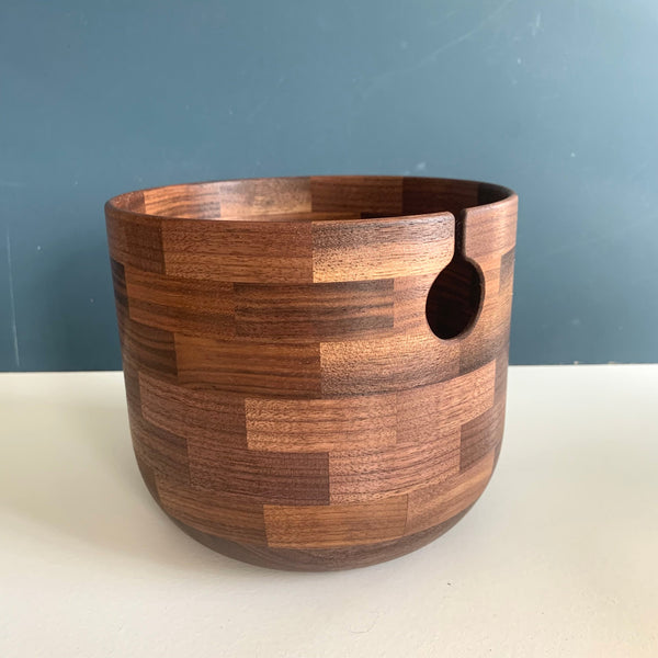 Strikkeskål - Garnskål i valnød