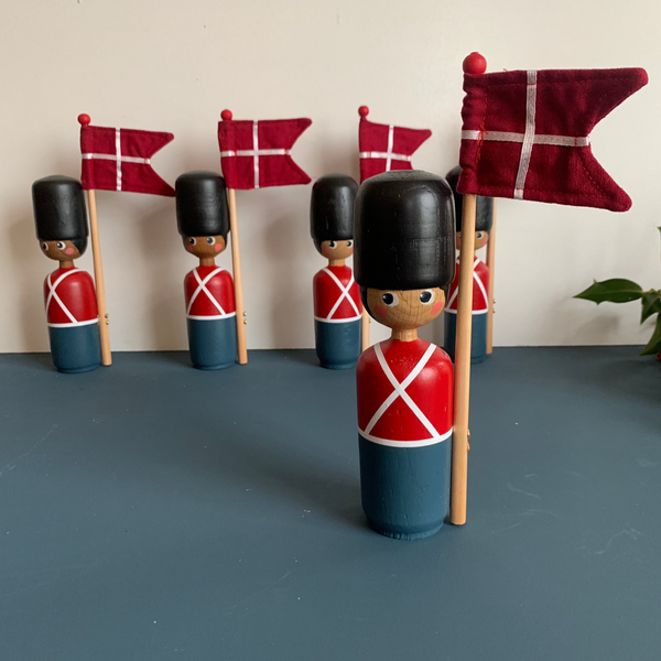 garder med flag på række